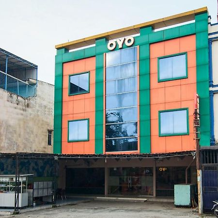 Oyo 529 Hotel Paninda Medan Extérieur photo