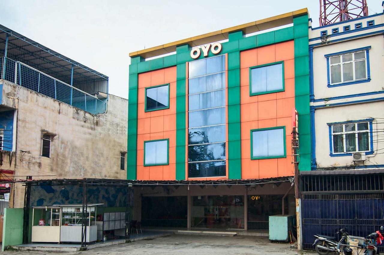 Oyo 529 Hotel Paninda Medan Extérieur photo