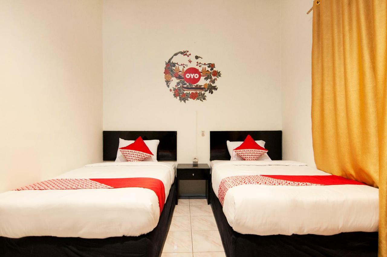 Oyo 529 Hotel Paninda Medan Extérieur photo