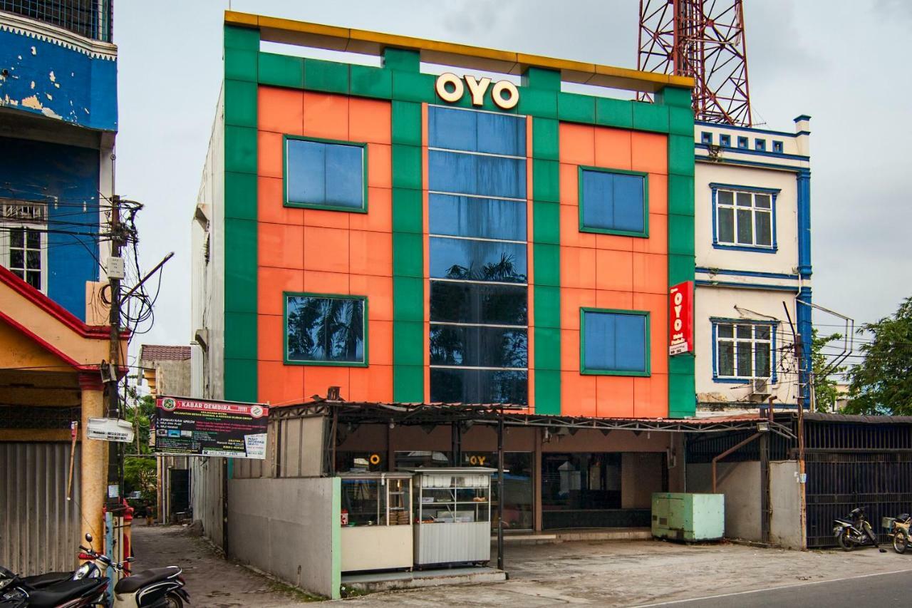 Oyo 529 Hotel Paninda Medan Extérieur photo
