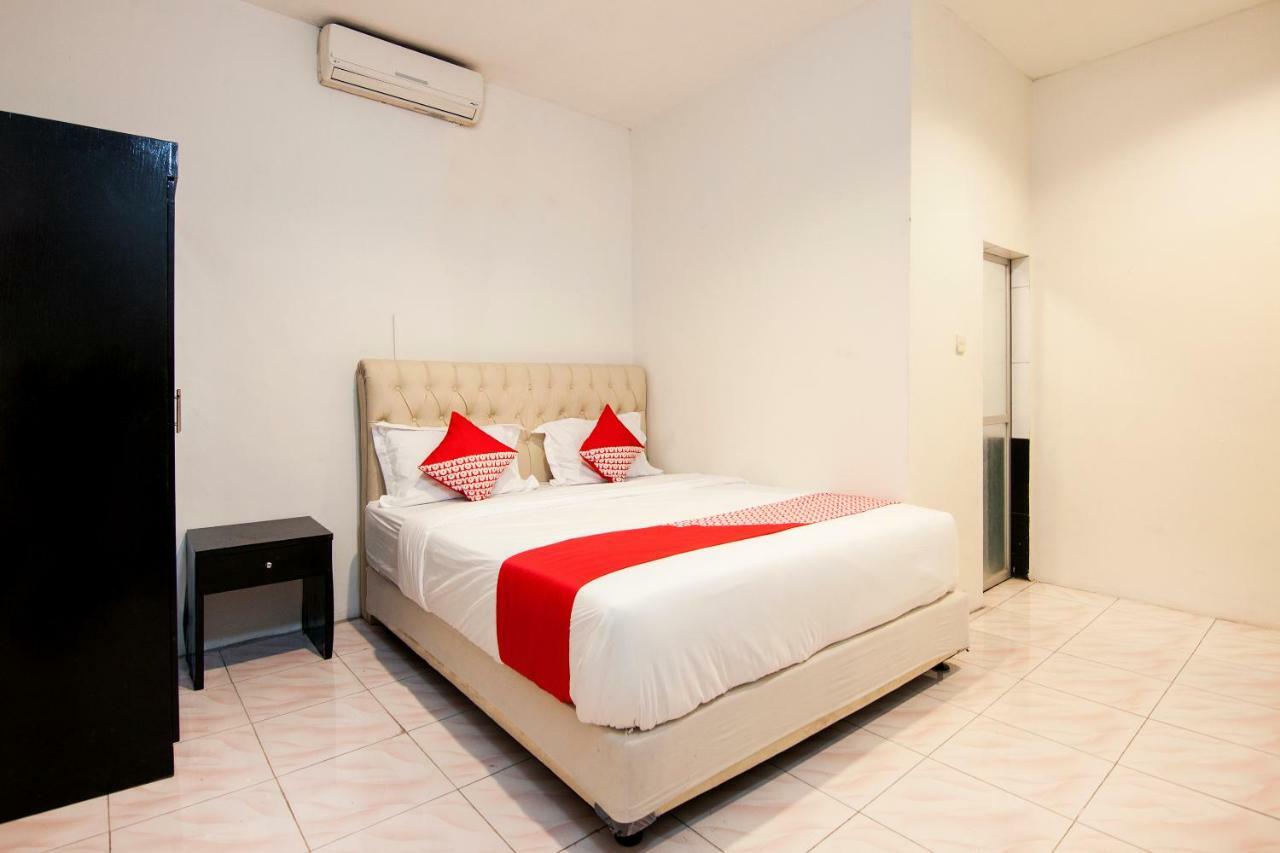 Oyo 529 Hotel Paninda Medan Extérieur photo