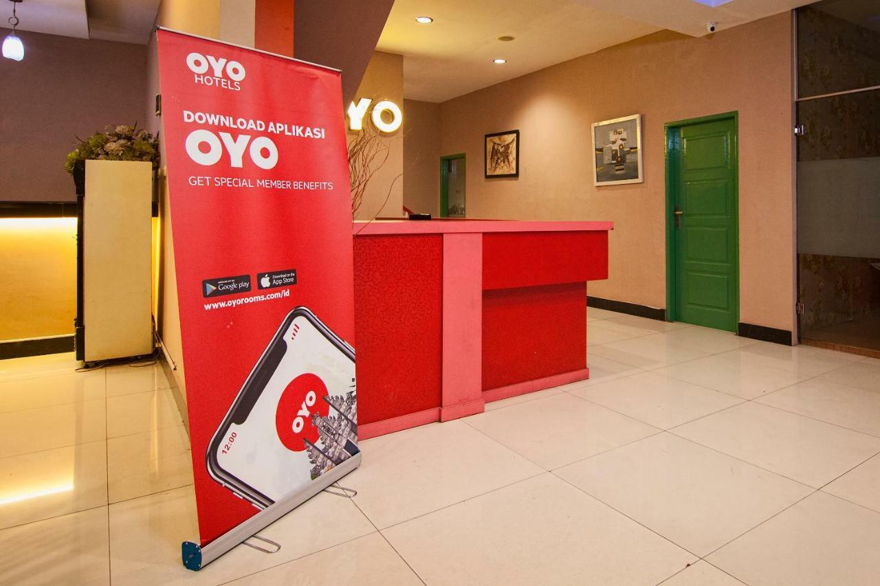 Oyo 529 Hotel Paninda Medan Extérieur photo