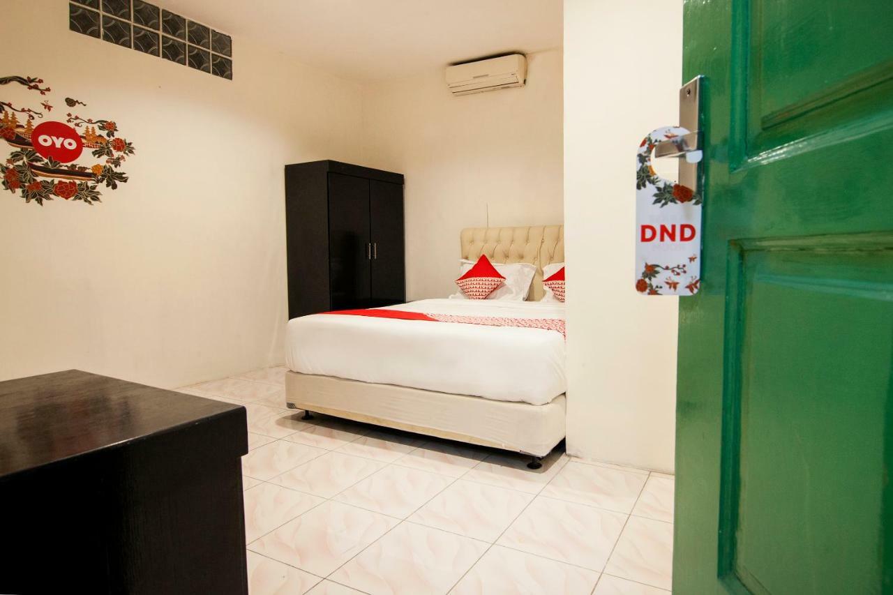 Oyo 529 Hotel Paninda Medan Extérieur photo