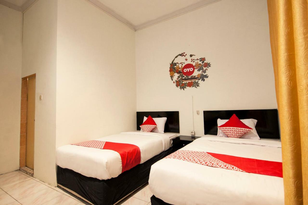 Oyo 529 Hotel Paninda Medan Extérieur photo